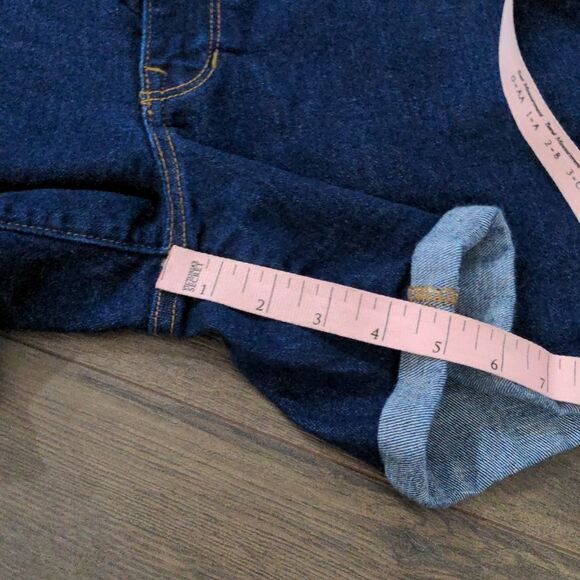 Old Navy the Sweetheart Dark Wash Cuffed Shorts size 4 - Picture 7 of 8